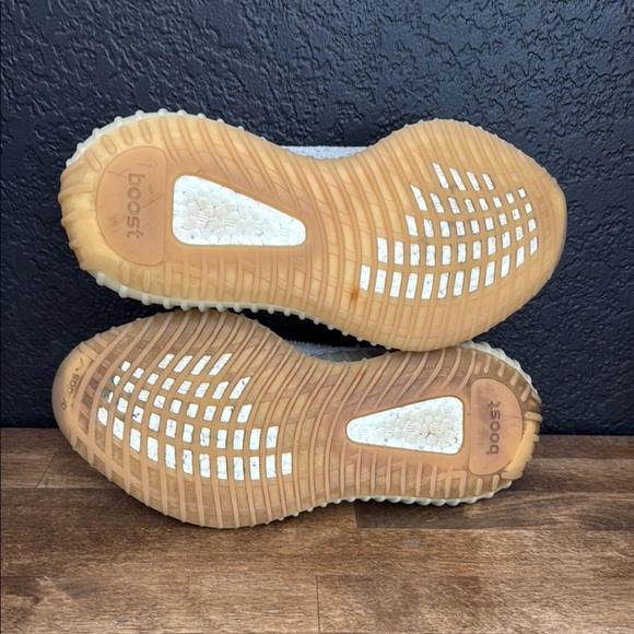 Adidas Men’s Yeezy Boost Size 6 - Picture 9 of 12